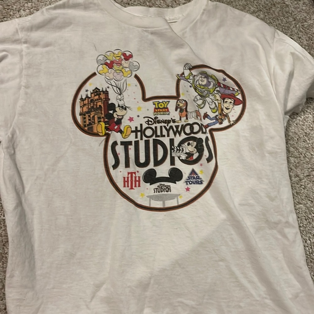 Disney Hollywood studios shirt medium